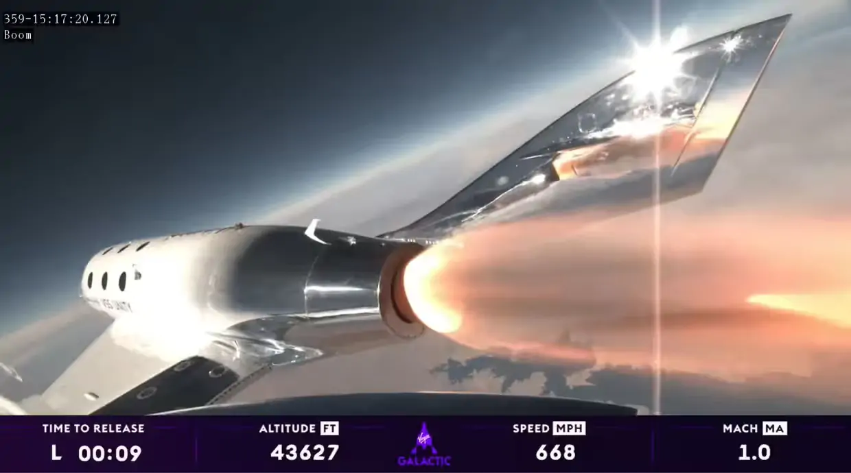 Virgin Galactic-First-Tourism-Flight