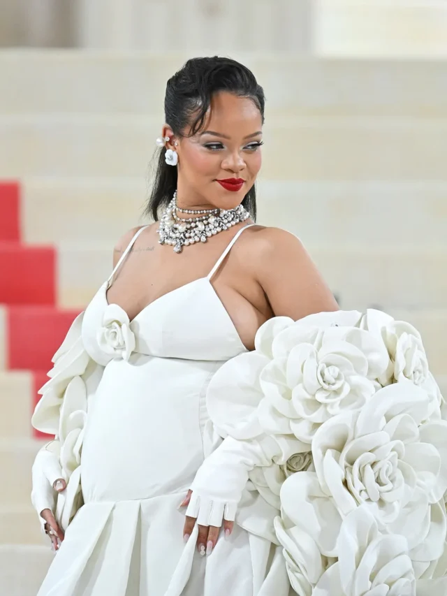 Sneak Peek: All About Rihanna’s Second Baby !