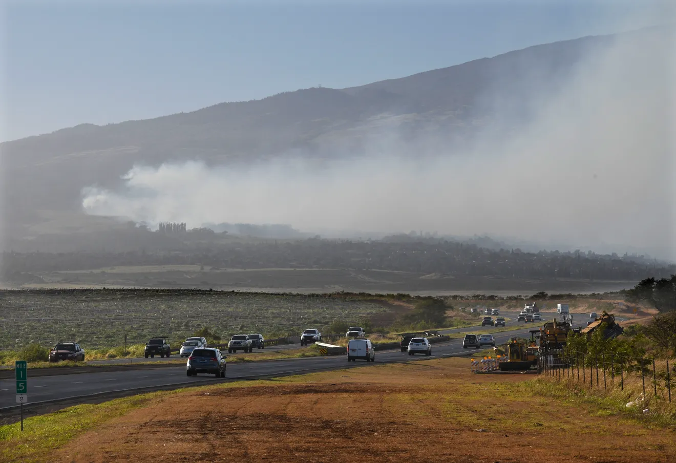 hawaii-winds-fires-USA-Mirror