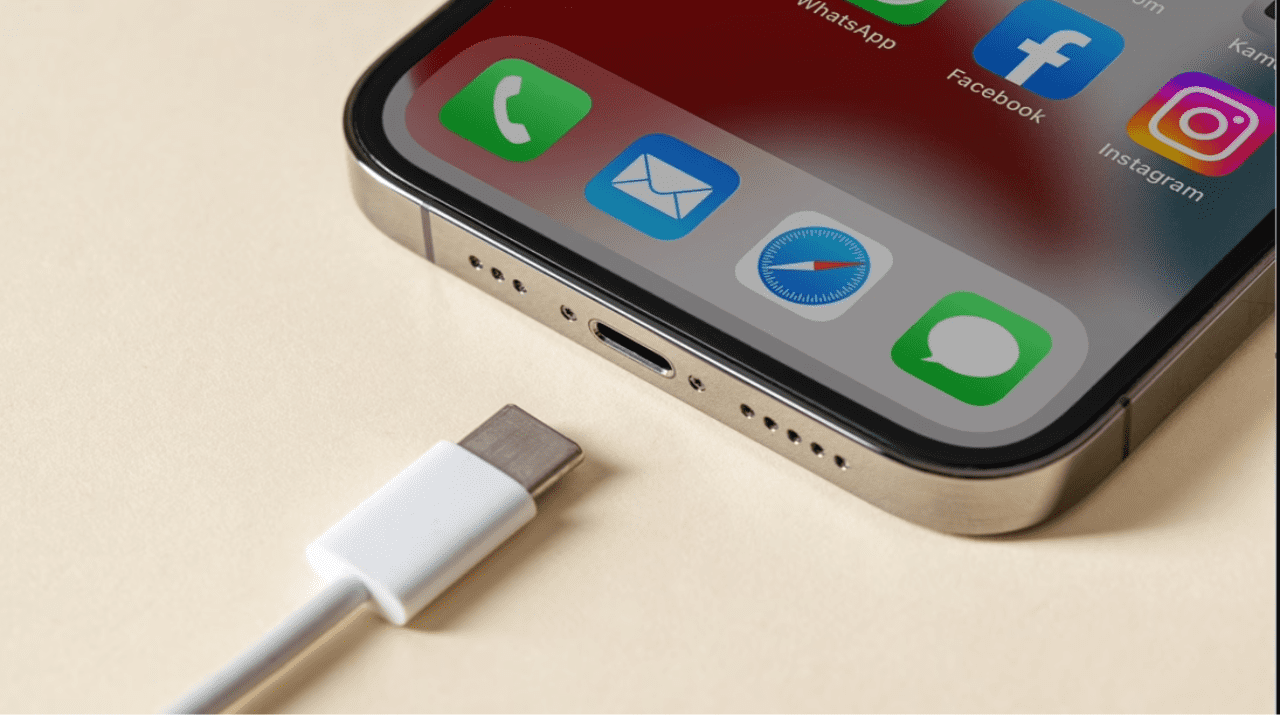 USB-C-port-on-iPhone